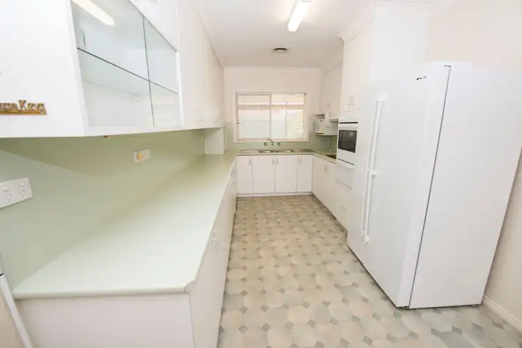Third view of Homely unit listing, 2/70 Stradbroke Avenue, Swan Hill VIC 3585