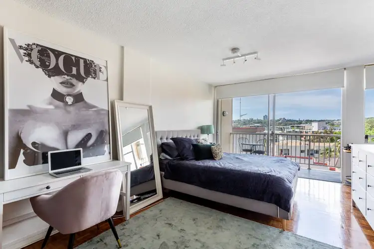 Main view of Homely studio listing, 701/76 Roslyn Gardens, Elizabeth Bay NSW 2011