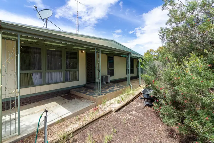 19 First Street, Loxton SA 5333