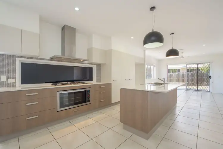 7 Keeling Court, New Auckland QLD 4680