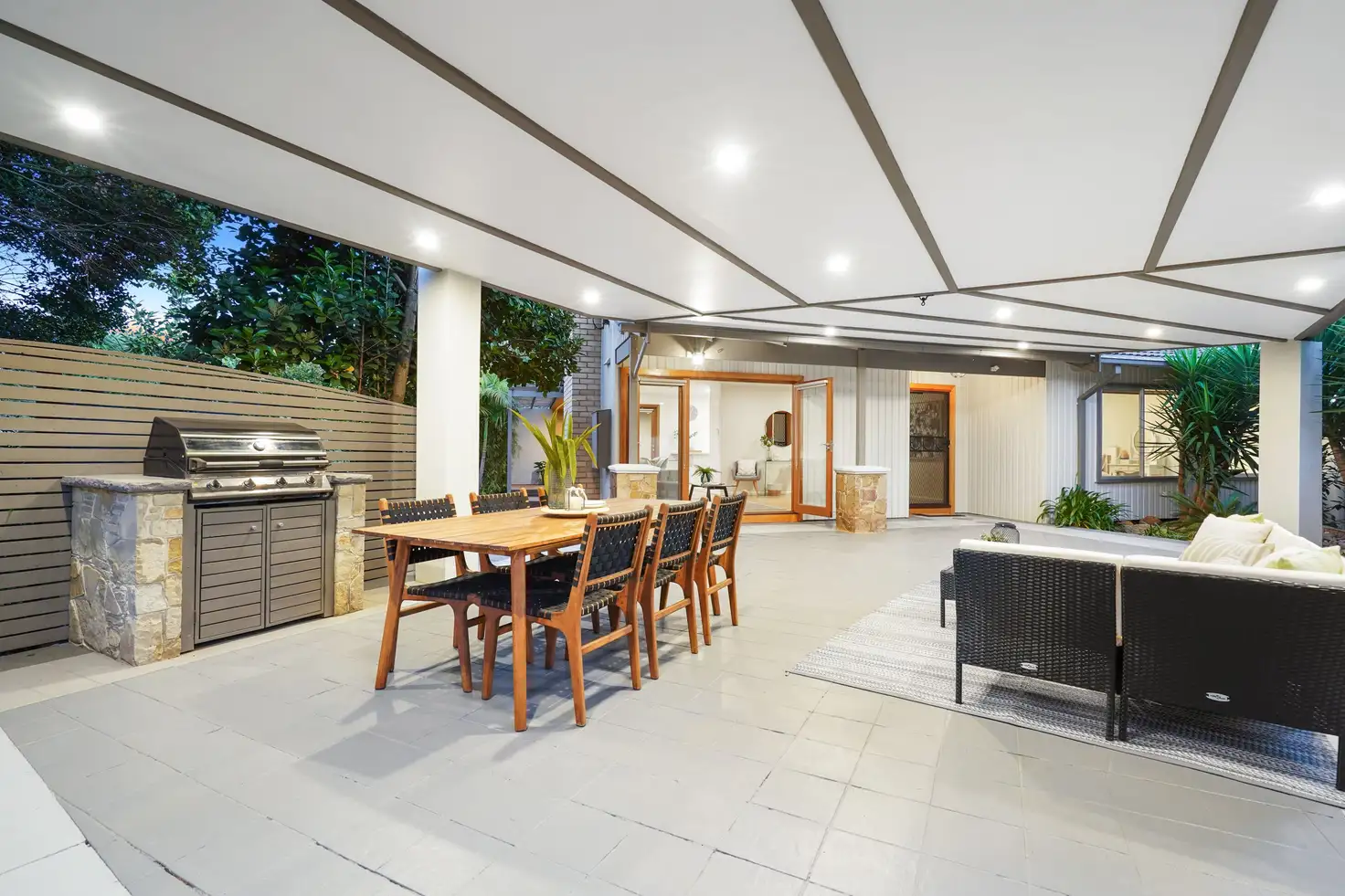 Main view of Homely unit listing, 1/20 Coomleigh Avenue, Glen Waverley VIC 3150