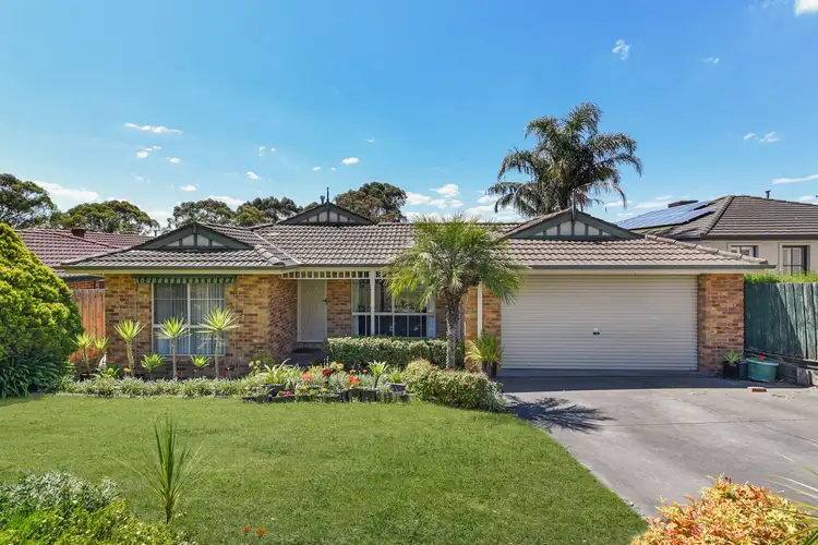 11 Valley View Crescent, Berwick VIC 3806
