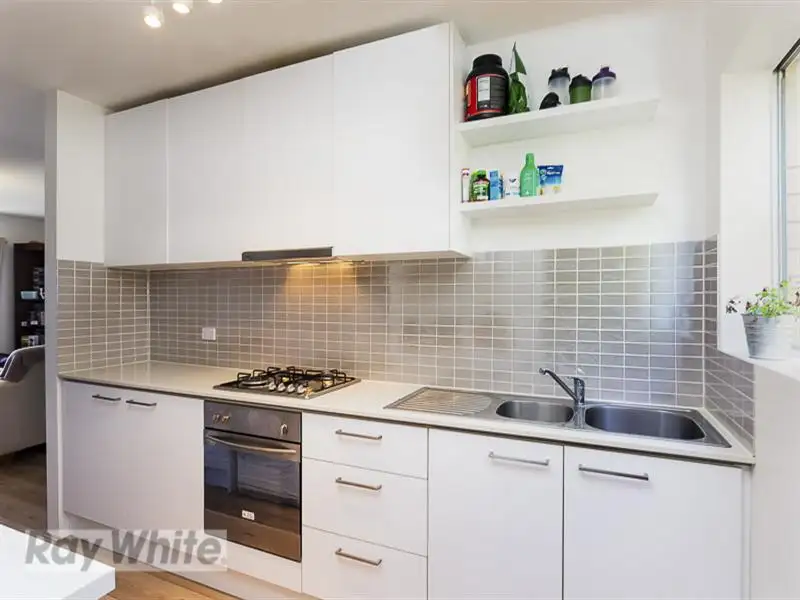 Main view of Homely unit listing, 2/17 Hunter Street, Greenslopes QLD 4120