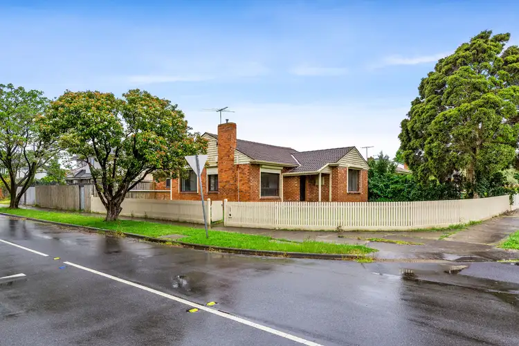 7 Dalveen Road, Ivanhoe VIC 3079