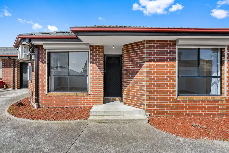 2/17 Pinnaroo Circuit, Meadow Heights VIC 3048