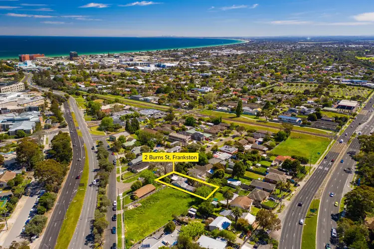 2 Burns Street, Frankston VIC 3199