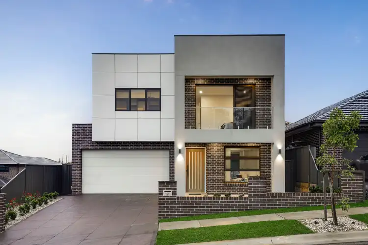 121 Farview Drive, Denham Court NSW 2565