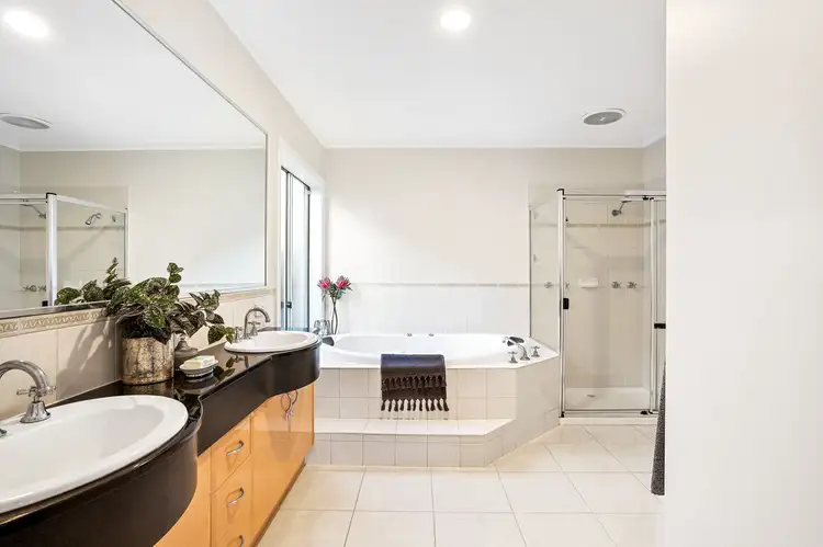 Fifth view of Homely house listing, 8 Eildon Circuit, Taylors Hill VIC 3037