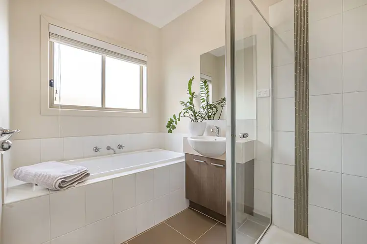 Fifth view of Homely townhouse listing, 1/34 Sing Crescent, Berwick VIC 3806