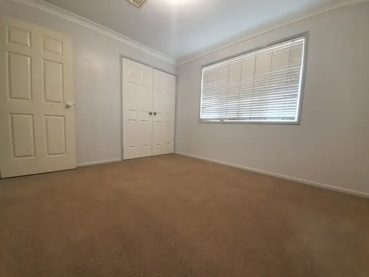 Seventh view of Homely house listing, 17 Cowan Crescent, Emerald QLD 4720