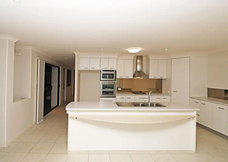 Sixth view of Homely townhouse listing, 13/2 Barnstaple Street, Torquay QLD 4655