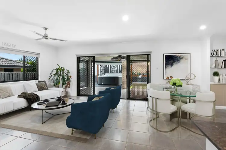 33 Bowerbird Crescent, Dakabin QLD 4503