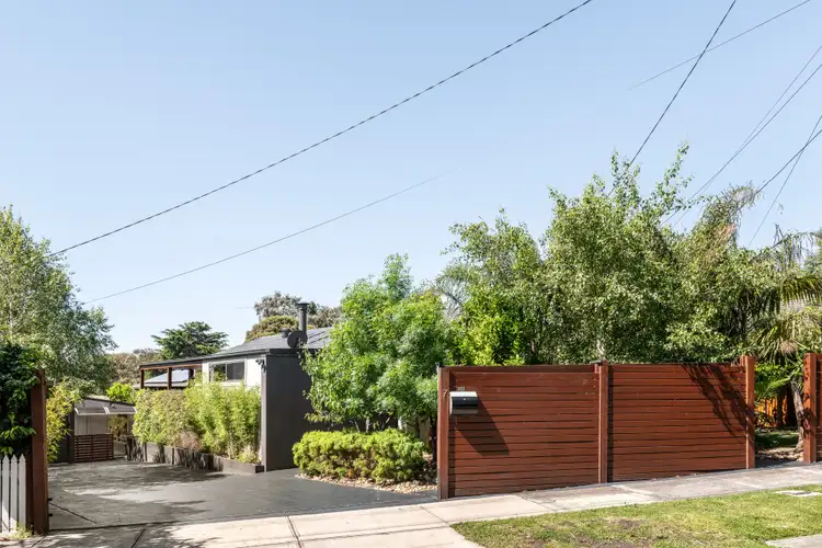 7 Leawarra Parade, Frankston VIC 3199