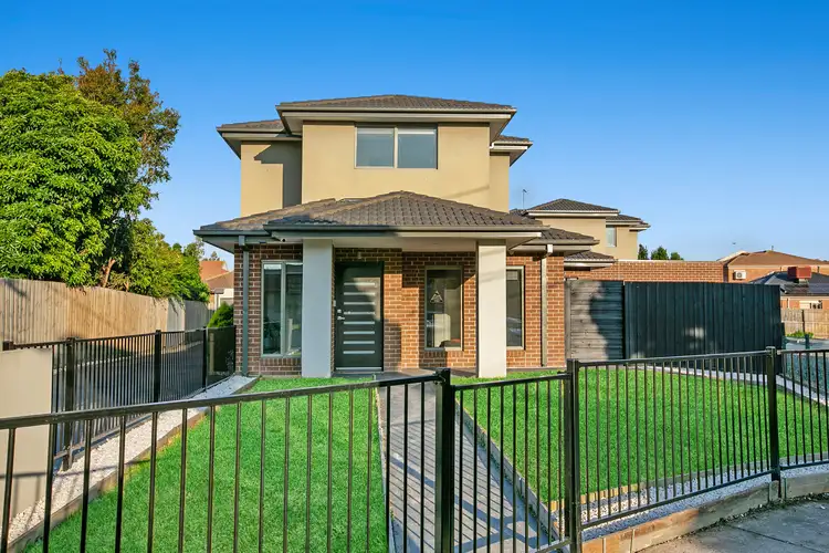 Main view of Homely townhouse listing, 1/3 Mattea Court, Reservoir VIC 3073