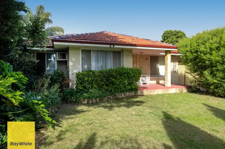 6 Stoke Court, Girrawheen WA 6064