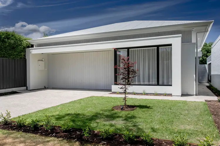 7 Surrey Crescent, Lower Mitcham SA 5062