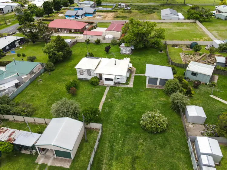 82 Bulwer Street, Tenterfield NSW 2372