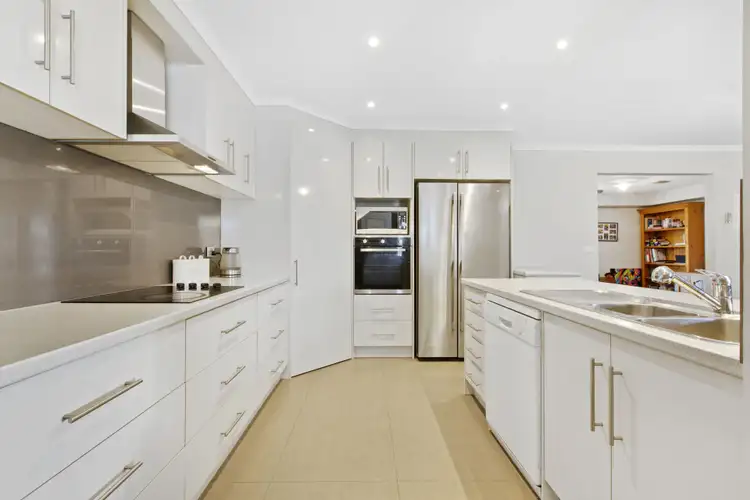 Second view of Homely house listing, 7 Dorchester Crescent, Carrum Downs VIC 3201