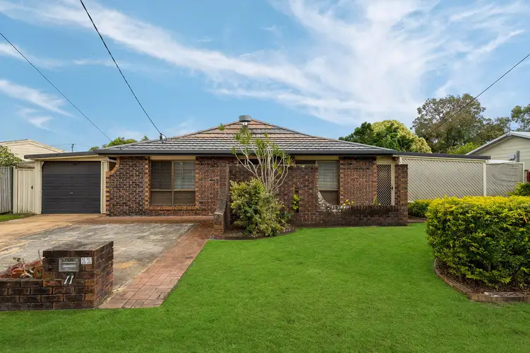 11 Forestwood Street
