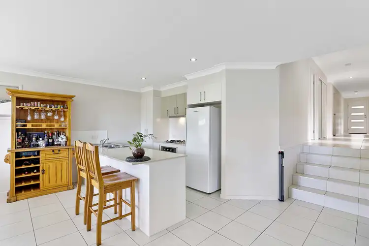 16 Steel Street, Nikenbah QLD 4655