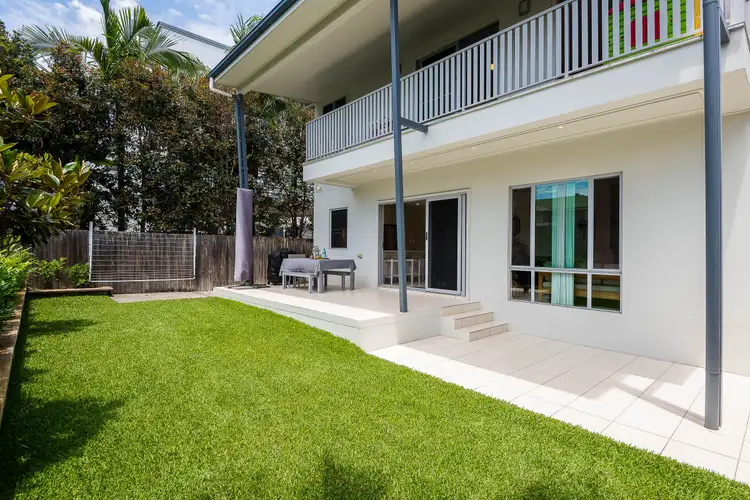 Main view of Homely townhouse listing, 2/25 Oak Street, Hawthorne QLD 4171
