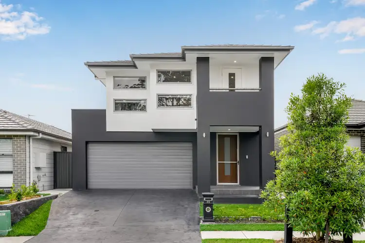 35 Wollahan Avenue, Denham Court NSW 2565