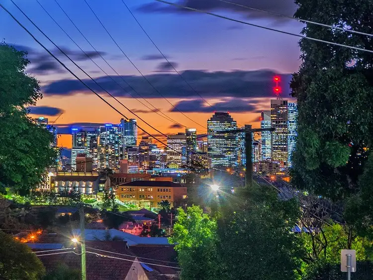 18 Welwyn Crescent, Coorparoo QLD 4151