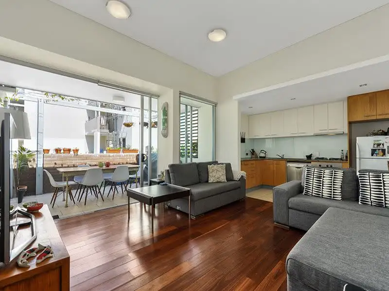 Main view of Homely apartment listing, 21/8-12 Macquarie Street, Teneriffe QLD 4005