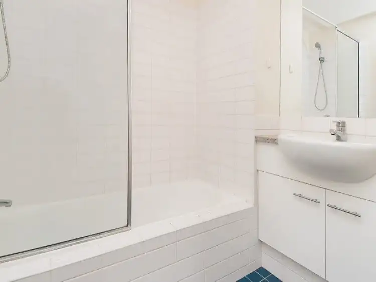 Seventh view of Homely apartment listing, 21/8-12 Macquarie Street, Teneriffe QLD 4005