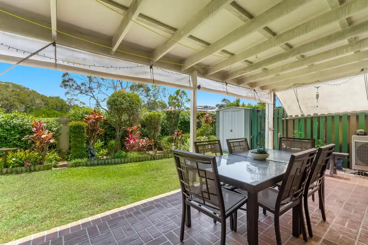 2/42 Beachside Way, Yamba NSW 2464