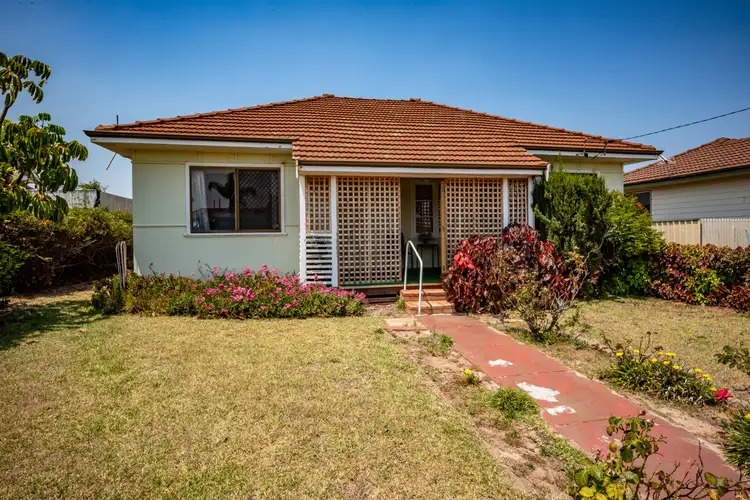 32 Whitfield Street, Beachlands WA 6530