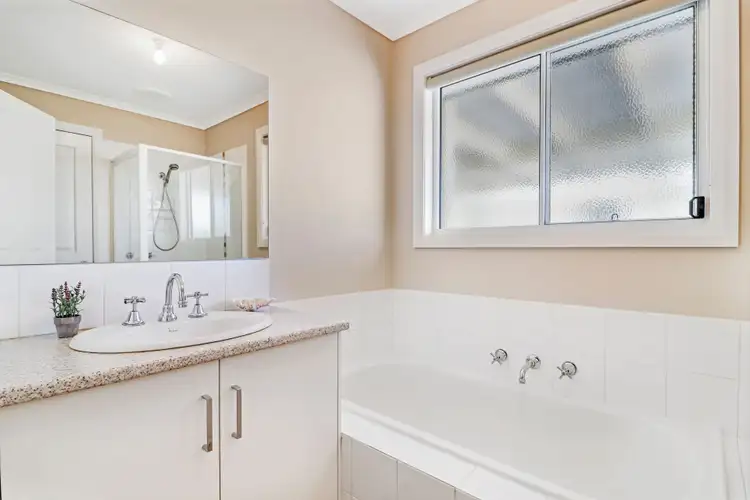 Sixth view of Homely villa listing, 1/11 Bellview Court, Mansfield VIC 3722