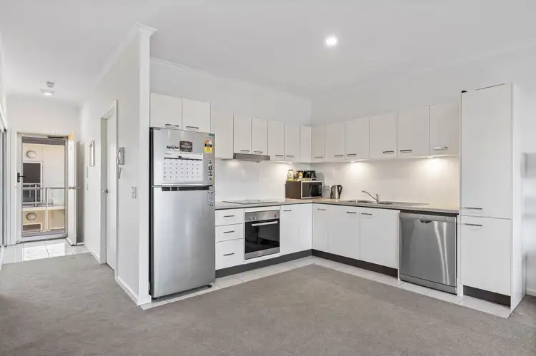 25/10-16 Light Common, Mawson Lakes SA 5095