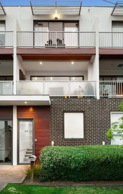 Main view of Homely townhouse listing, 2/4 Austral Avenue, Preston VIC 3072