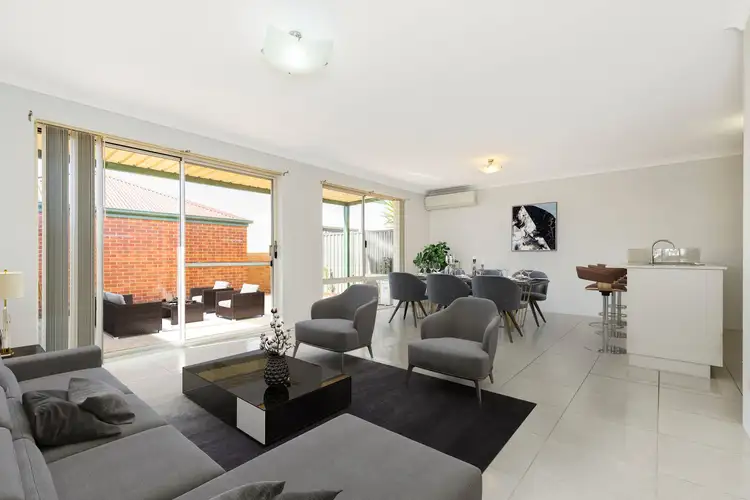 7 Delphi Way, Aveley WA 6069