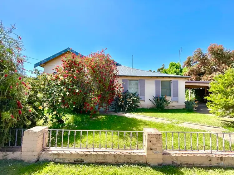 4 Forster Street, Parkes NSW 2870