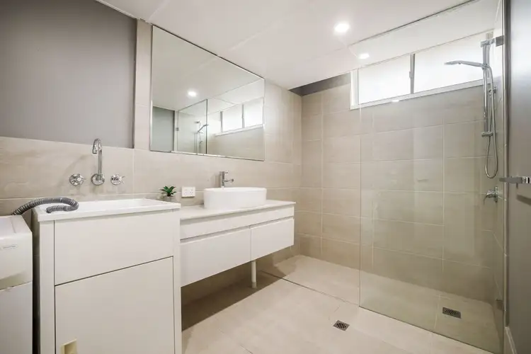 Third view of Homely unit listing, 15/3 Old Burleigh Road 'Chiltern Court', Surfers Paradise QLD 4217