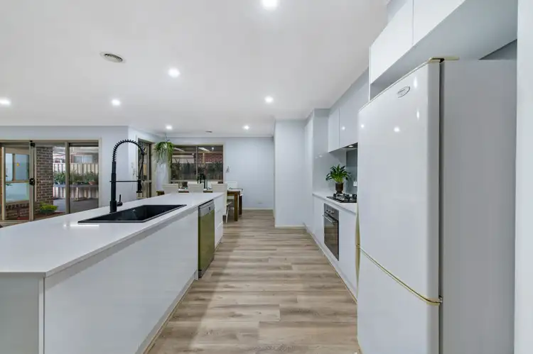Fourth view of Homely house listing, 7 Buchan Court, Taylors Hill VIC 3037