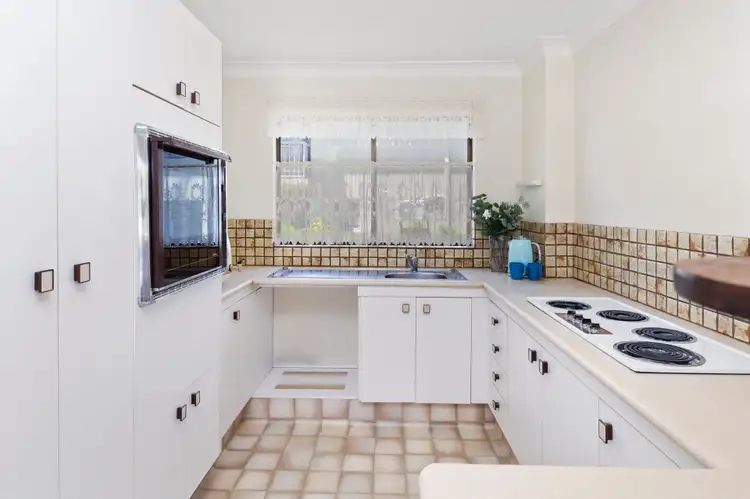 Sixth view of Homely unit listing, 4/6 Lenneberg Street, Southport QLD 4215