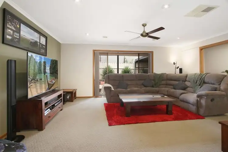 Fourth view of Homely house listing, 5 Sinnett Court, West Wodonga VIC 3690