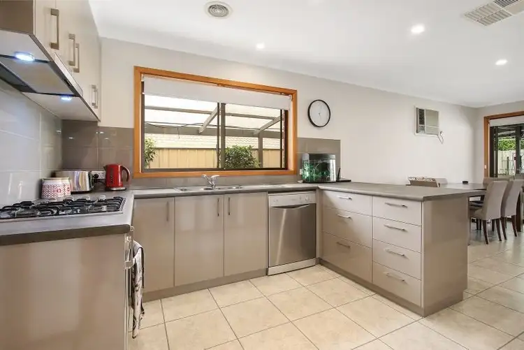 Fifth view of Homely house listing, 5 Sinnett Court, West Wodonga VIC 3690