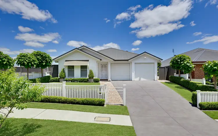 77 Liz Kernohan Drive, Elderslie NSW 2570