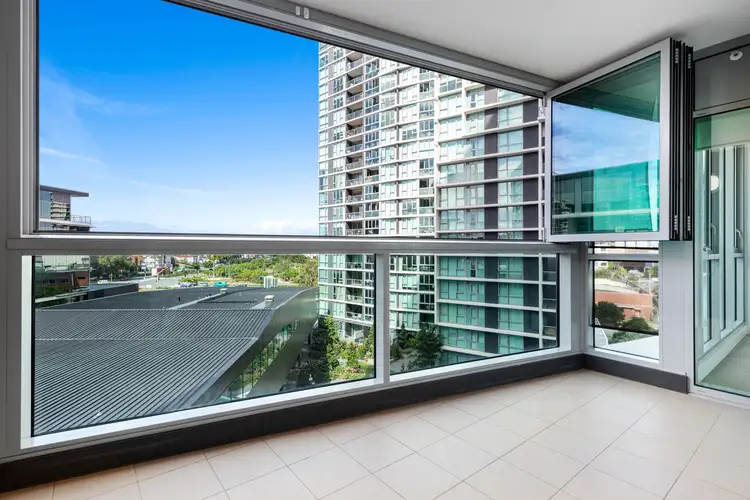 10503/8 Harbour Road, Hamilton QLD 4007