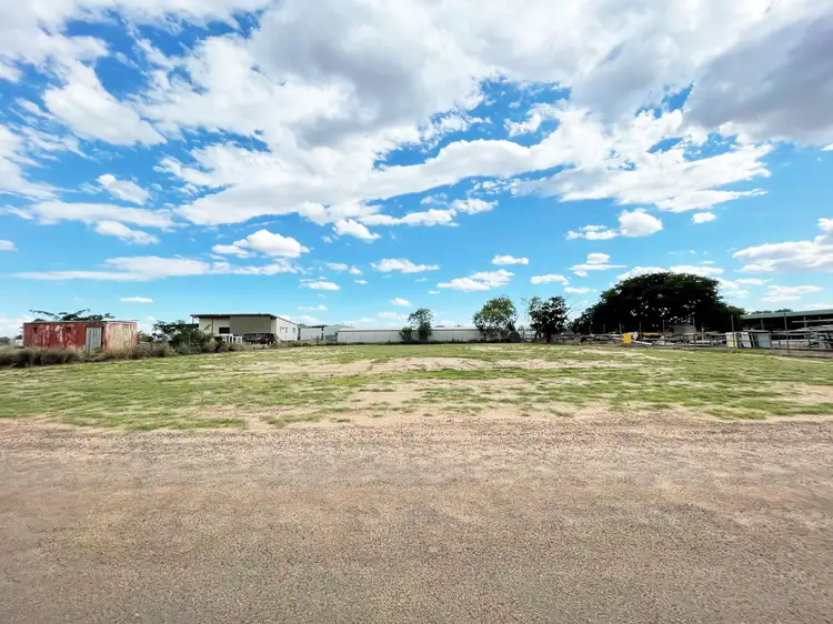22 Plumb Road, Barcaldine QLD 4725
