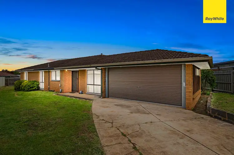 3 Glebe Place, Melton West VIC 3337