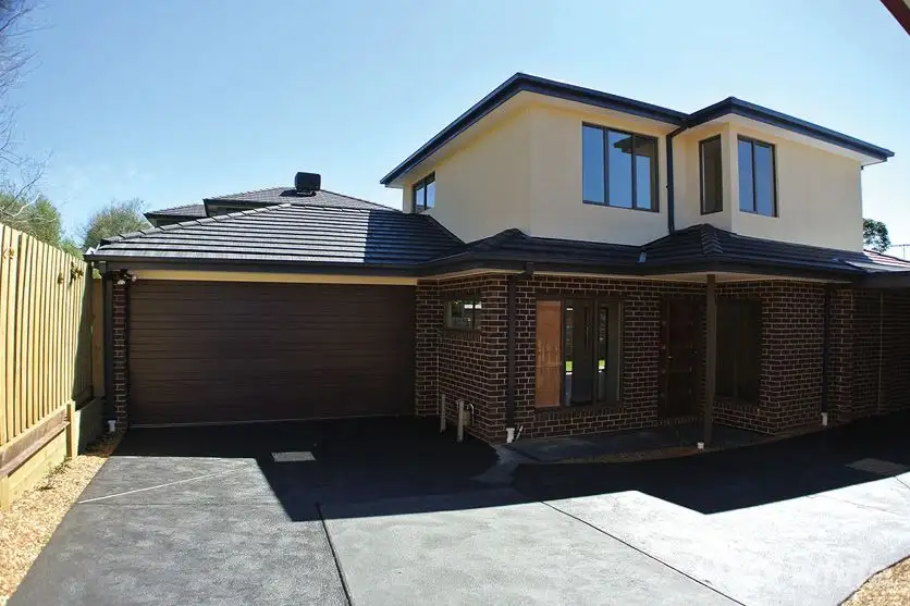 Main view of Homely townhouse listing, 2/36 Illuka Crescent, Mount Waverley VIC 3149
