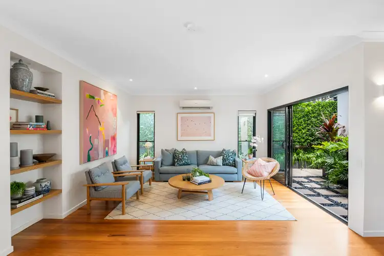 15 Royal Row, Bardon QLD 4065