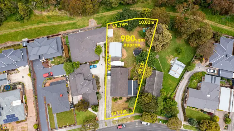 87 Esther Crescent, Mooroolbark VIC 3138