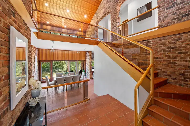 43 Blaxland Drive, Illawong NSW 2234