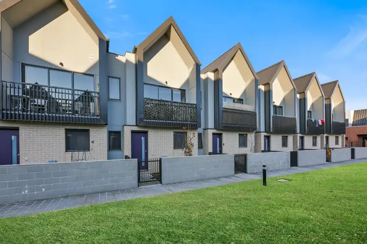 1 Ripplebrook Walk, Pakenham VIC 3810